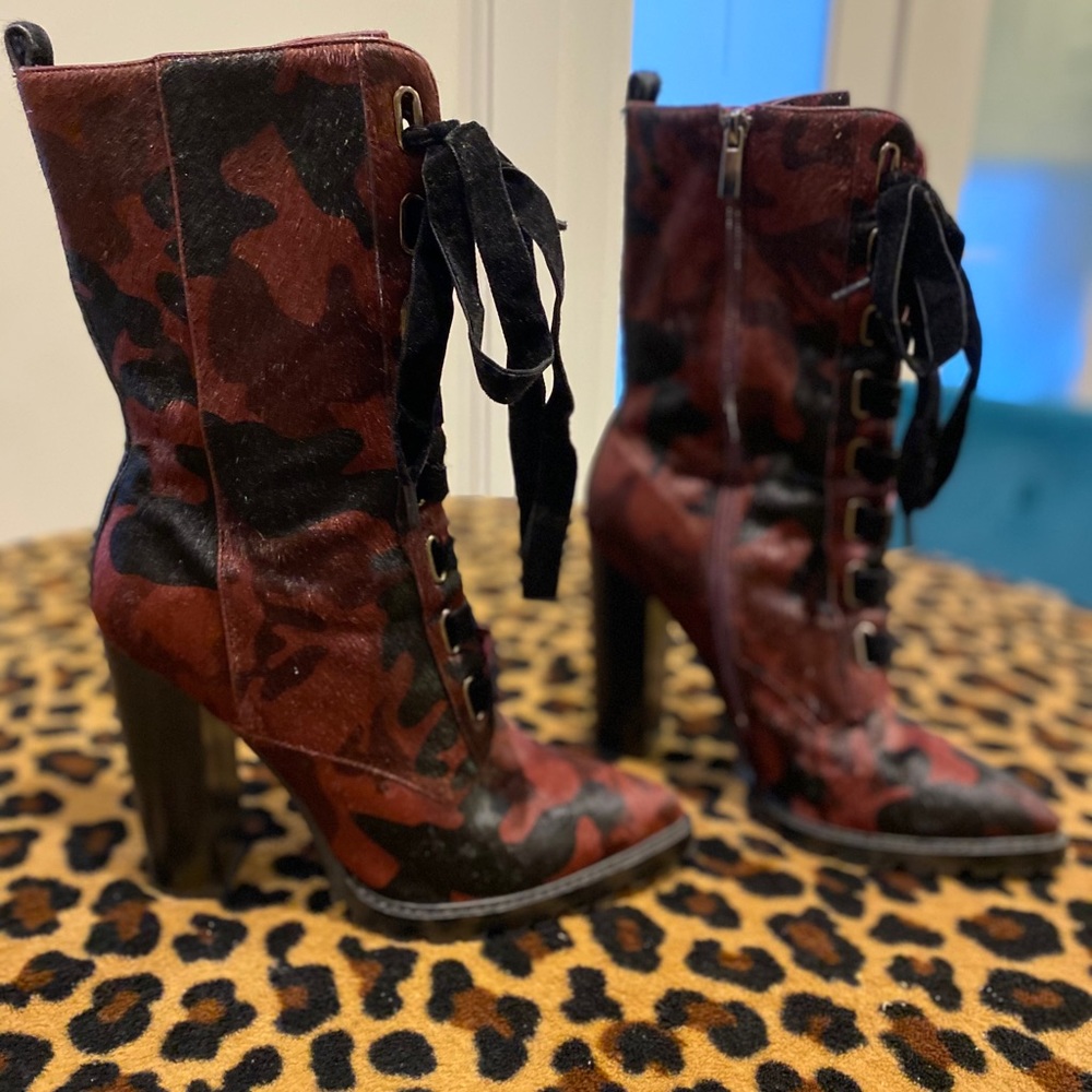 I AM JENNIFER LE - MAJOR (OXBLOOD) size 40